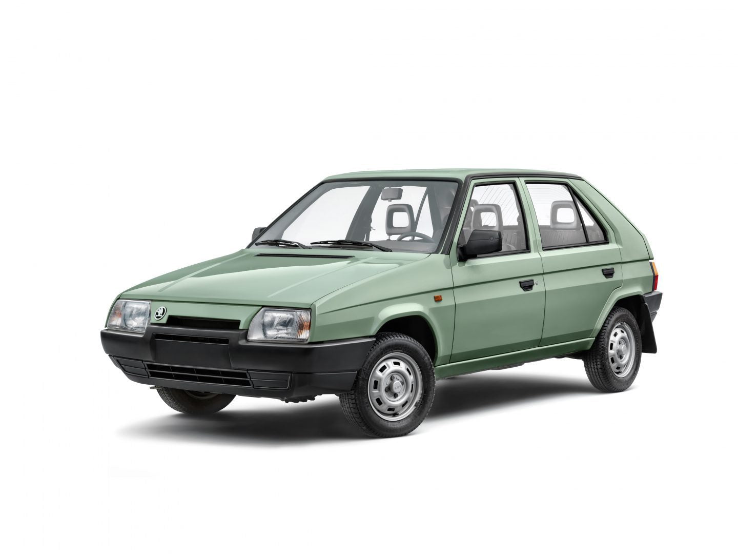 Csomagtértálcák Skoda Favorit gyártmány 1990 - 1994, karosszéria ferdehátú