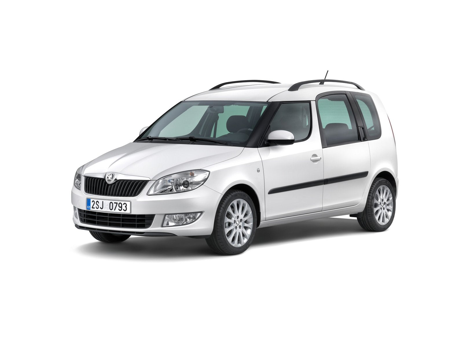 Rozsdamentes acél küszöbvédők Skoda Roomster gyártmány 07.2006 - 04.2015, karosszéria van