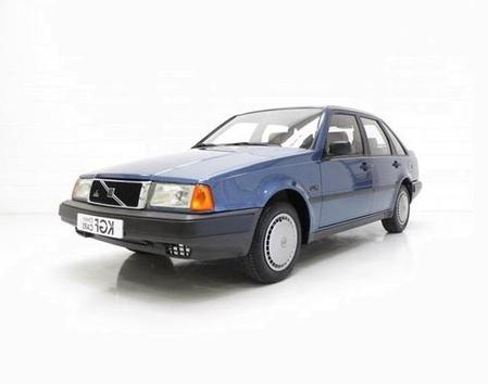 Csomagtértálcák Volvo 440