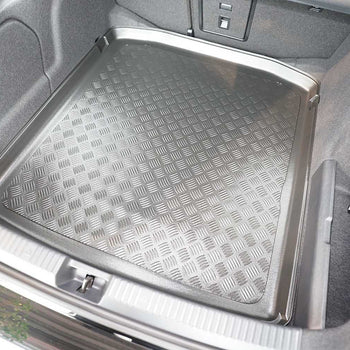 Csomagtértálca Skoda Superb IV, szedán karosszéria, gyártmány 12.2023 - jelen, alsó csomagtér, magasságra állítható csomagtérpadló nélkül | 193995BSC