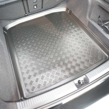 Csomagtértálca Skoda Superb IV MHEV, szedán karosszéria, gyártmány 12.2023 - jelen, alsó csomagtér, magasságra állítható csomagtérpadló nélkül | 193995BSC