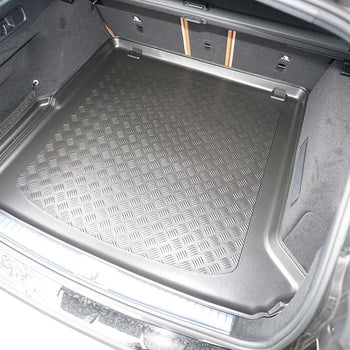 Csomagtértálca Mercedes E-Class W214 T-Modell, kombi karosszéria, gyártmány 08.2023 - jelen, phev kivitelhez nem, kivehető bal oldali füllel. | 194031BSC