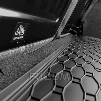 Csomagtértálca Fiat 500, ferdehátú karosszéria, gyártmány 09.2007 - jelen | 407006