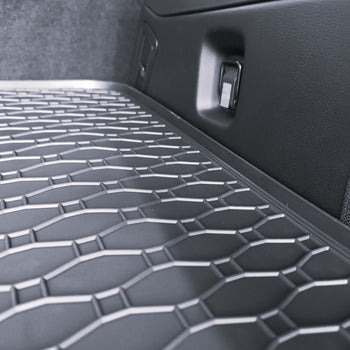 Csomagtértálca Mazda CX -80 MHEV, suv karosszéria, gyártmány 2024 - jelen, 6-7 üléses, ledöntött 3. üléssor | 420104