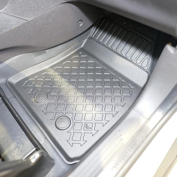 Hótálca gumiszőnyegek Ford Transit Courier II, gyártmány 06.2014 - jelen, van karosszéria 2 üléses, teljes készlet első ülések | 654056